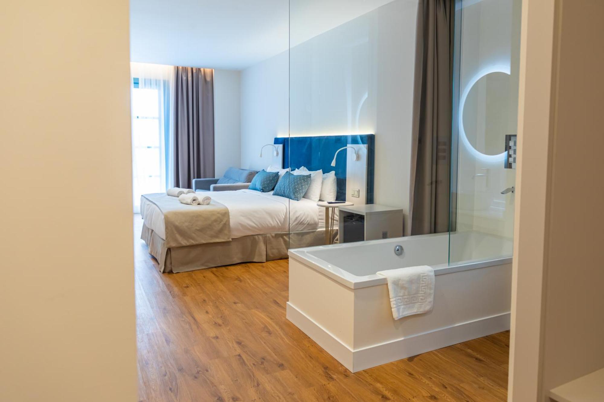 Hotel Boutique La Brisa Del Mar Estepona Room photo