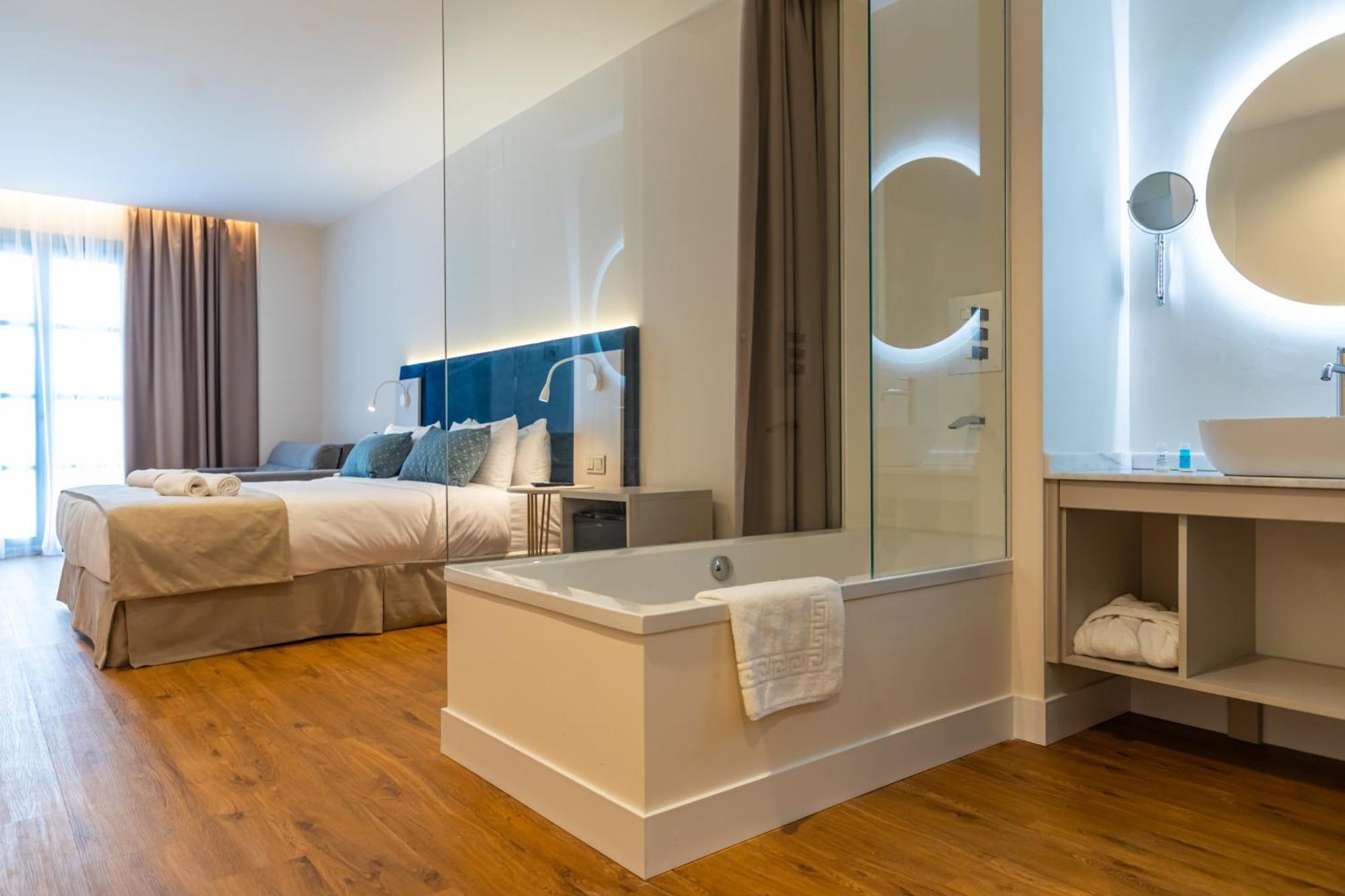 Hotel Boutique La Brisa Del Mar Estepona Room photo