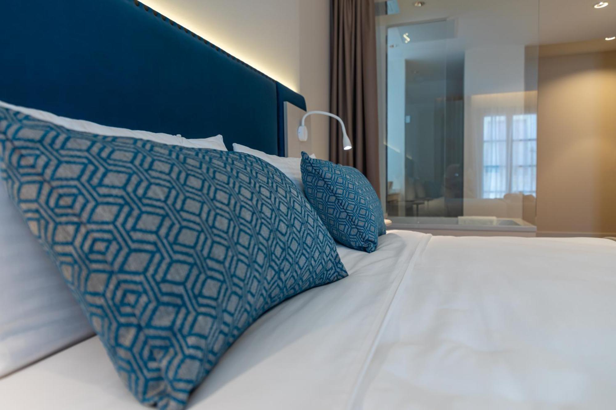 Hotel Boutique La Brisa Del Mar Estepona Room photo